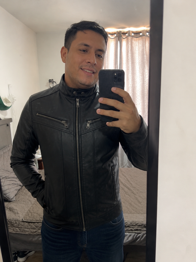Reseña de Juan Castro
