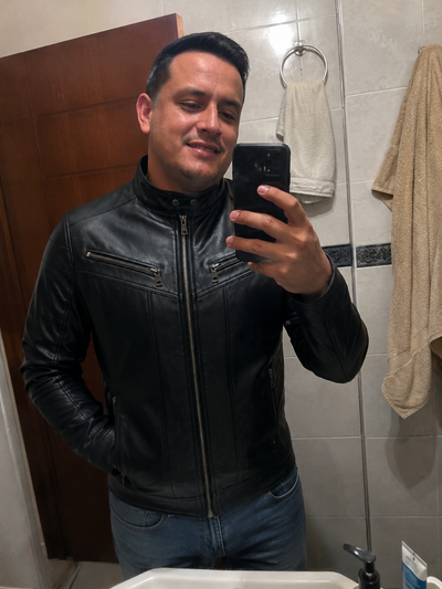 Reseña de Jorge Avila